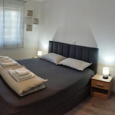 Apartment Luka Pula Exterior photo