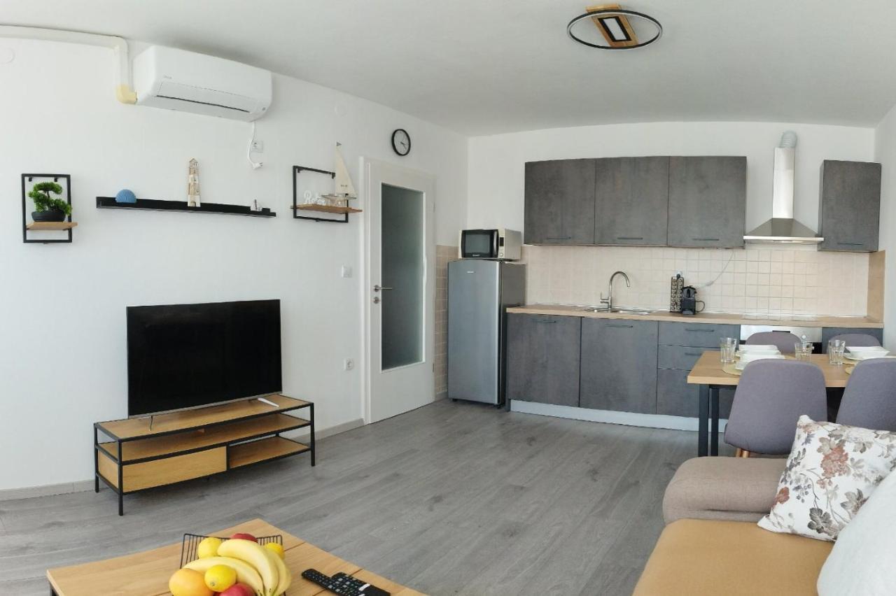 Apartment Luka Pula Exterior photo