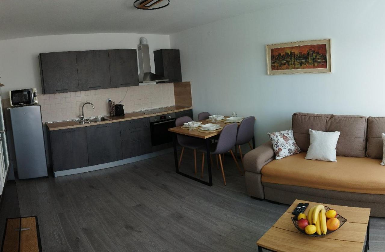 Apartment Luka Pula Exterior photo