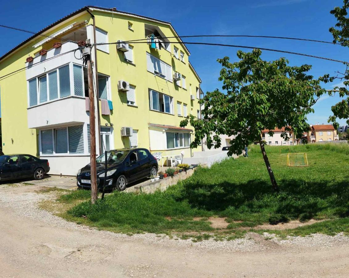 Apartment Luka Pula Exterior photo