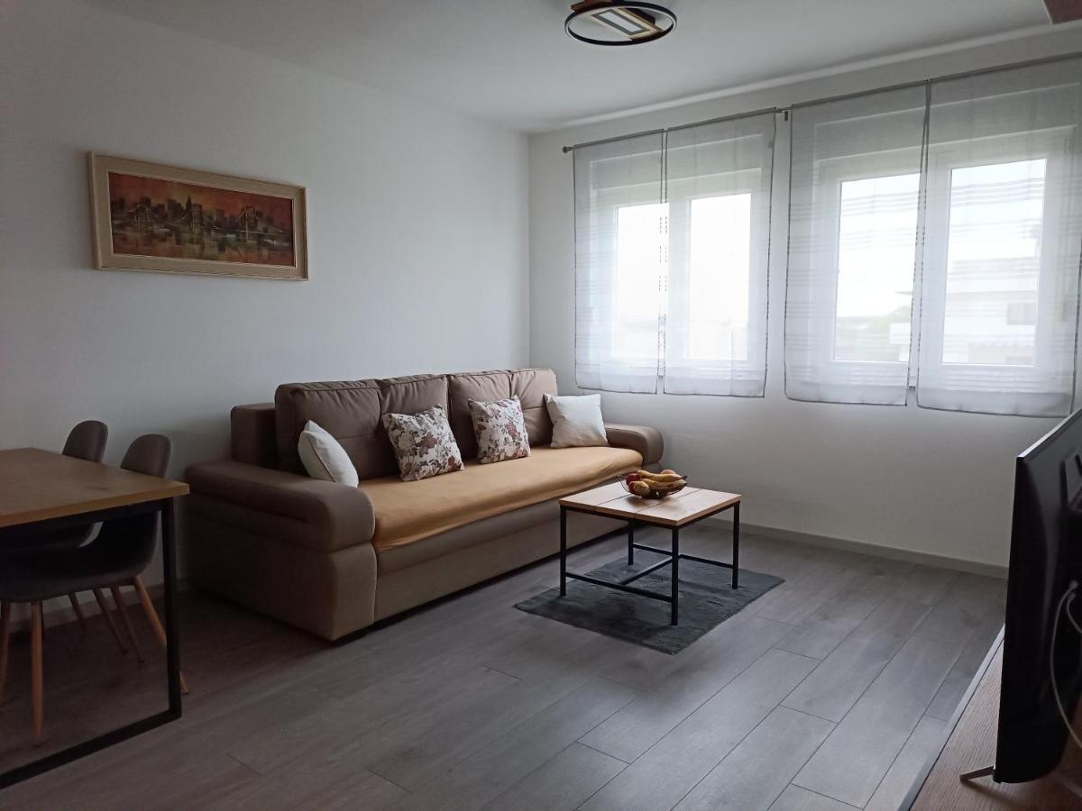 Apartment Luka Pula Exterior photo